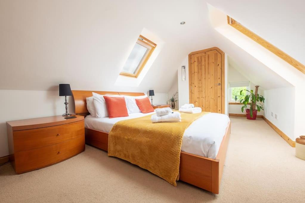 Cosy & Rustic Retreat - Woodland Cottage. Nairn Bagian luar foto