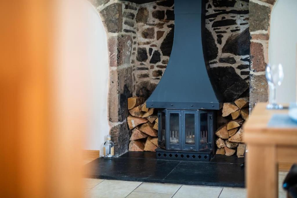 Cosy & Rustic Retreat - Woodland Cottage. Nairn Bagian luar foto