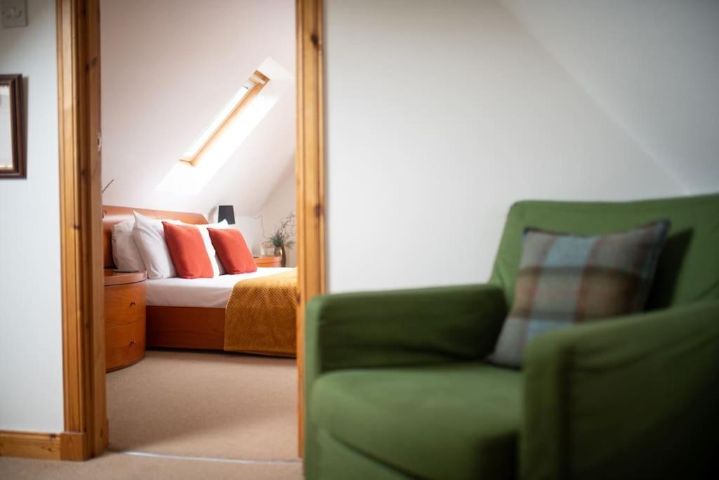 Cosy & Rustic Retreat - Woodland Cottage. Nairn Bagian luar foto